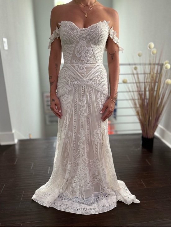 Rue De Seine Dresses & Skirts - Rue De Seine Off‑Shoulder Lace Bridal Gown in Ivory